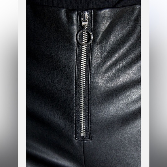 Zara Black Faux Leather Leggings With Front Zipper Size L - Picture 5 of 15